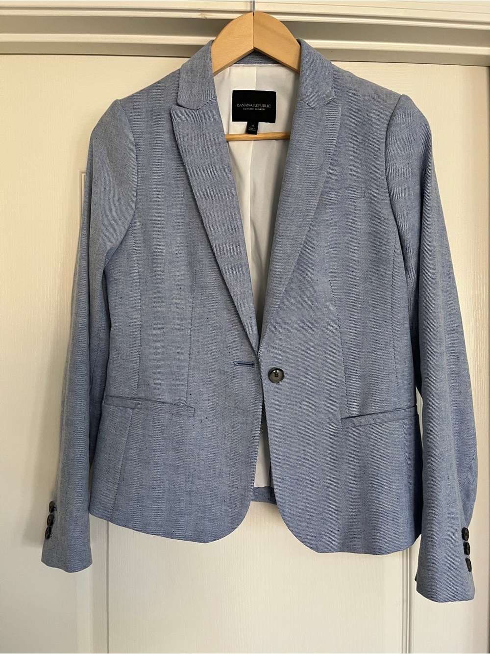 Banana Republic Women’s Linen Tailored Blazer in Heather Blue